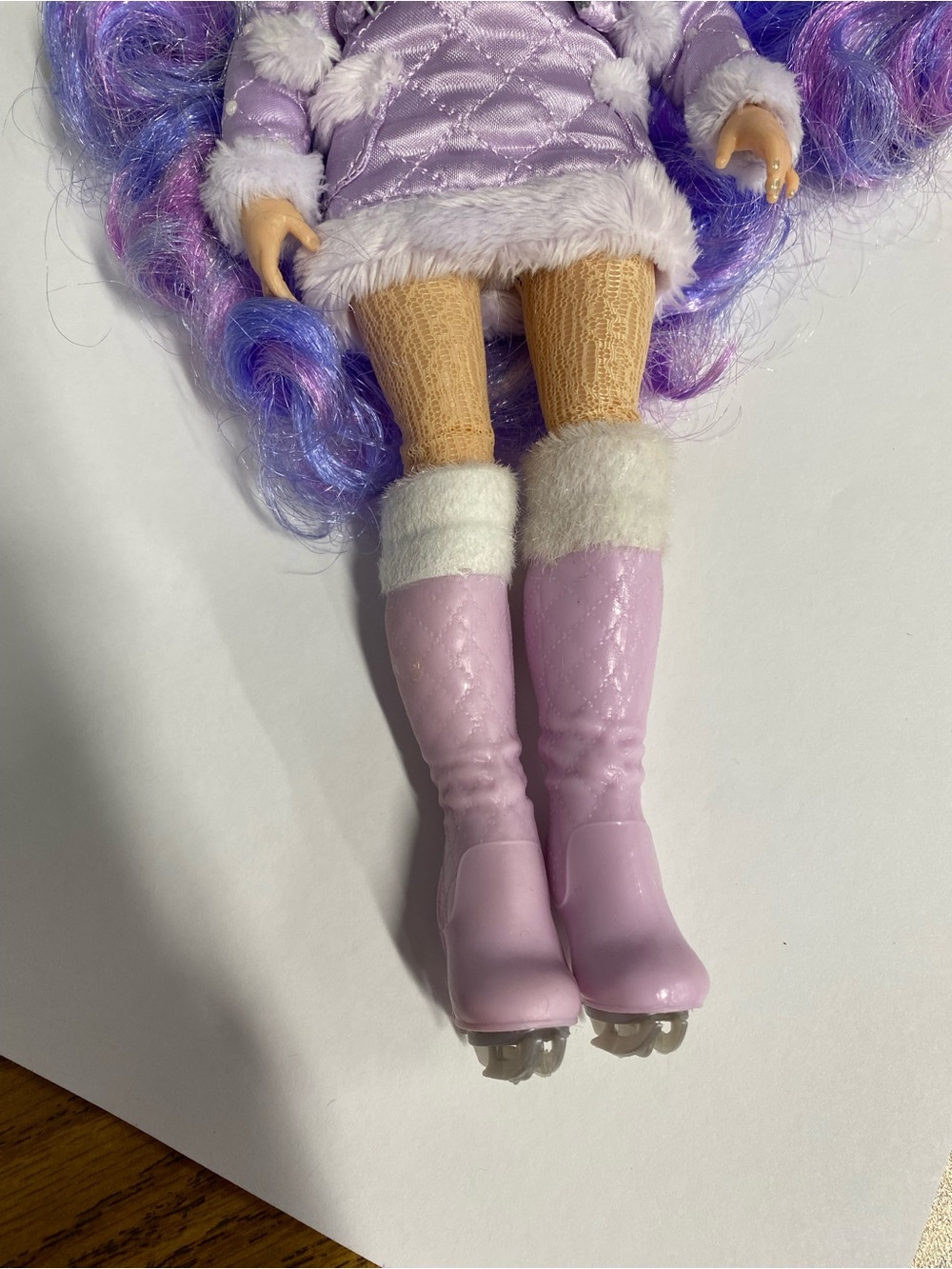 Rainbow High Violet Willow Set - Picture 4 of 8